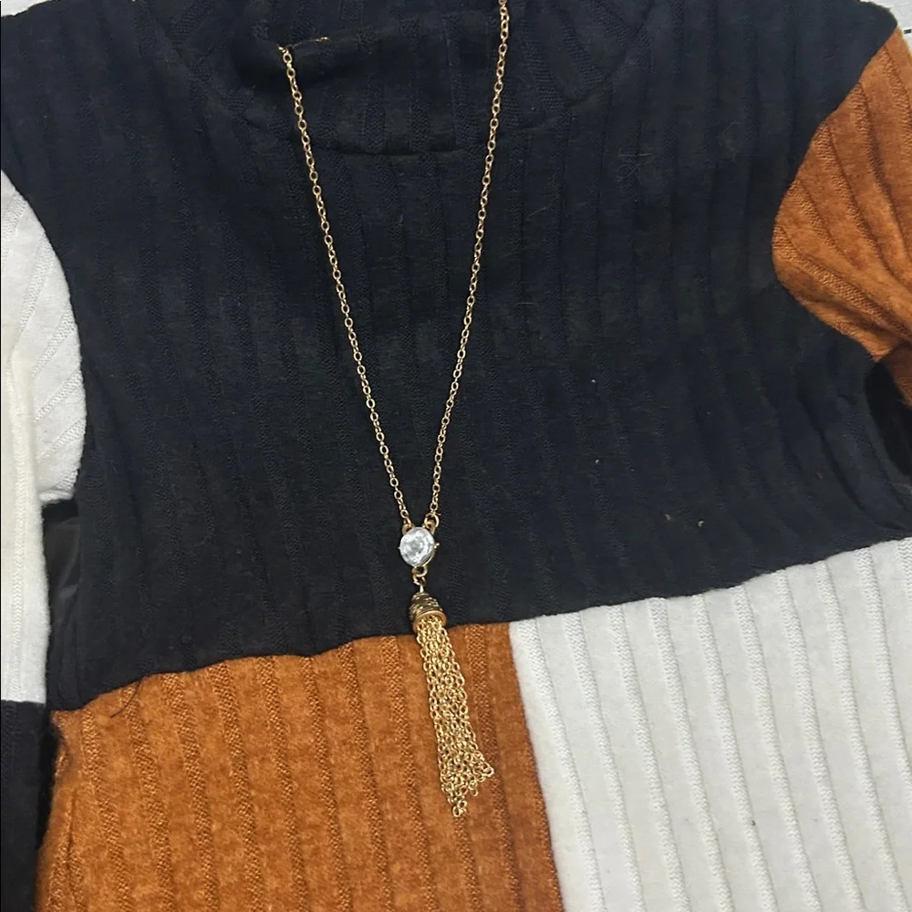 Girls size 4 color block sweater dress nwot necklace accessory